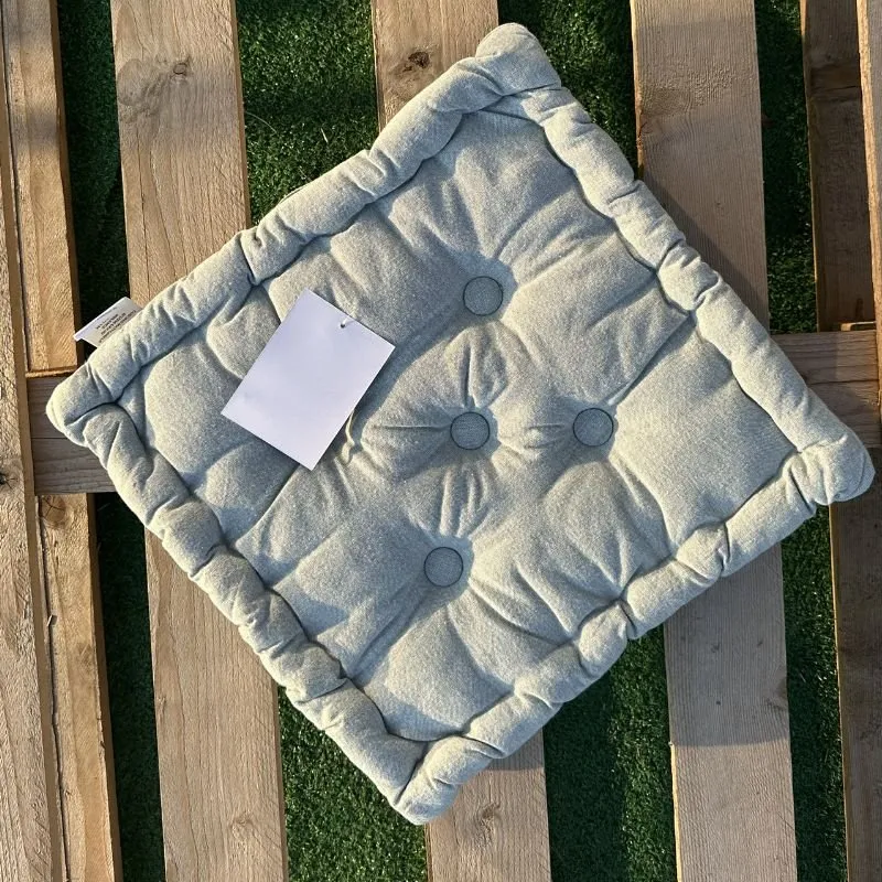 Cuscino Mattonella 40x40 cm – Design Tradizionale e Praticità Moderna